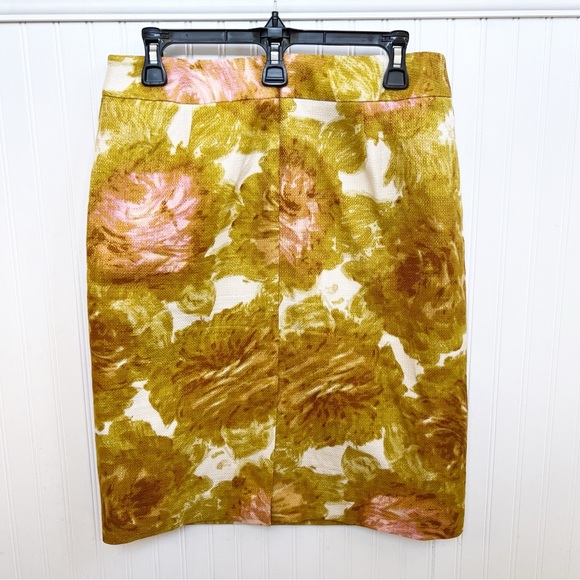 Talbots Women’s Size 8 Yellow & Ivory Watercolor Floral Pencil Skirt - Picture 2 of 3